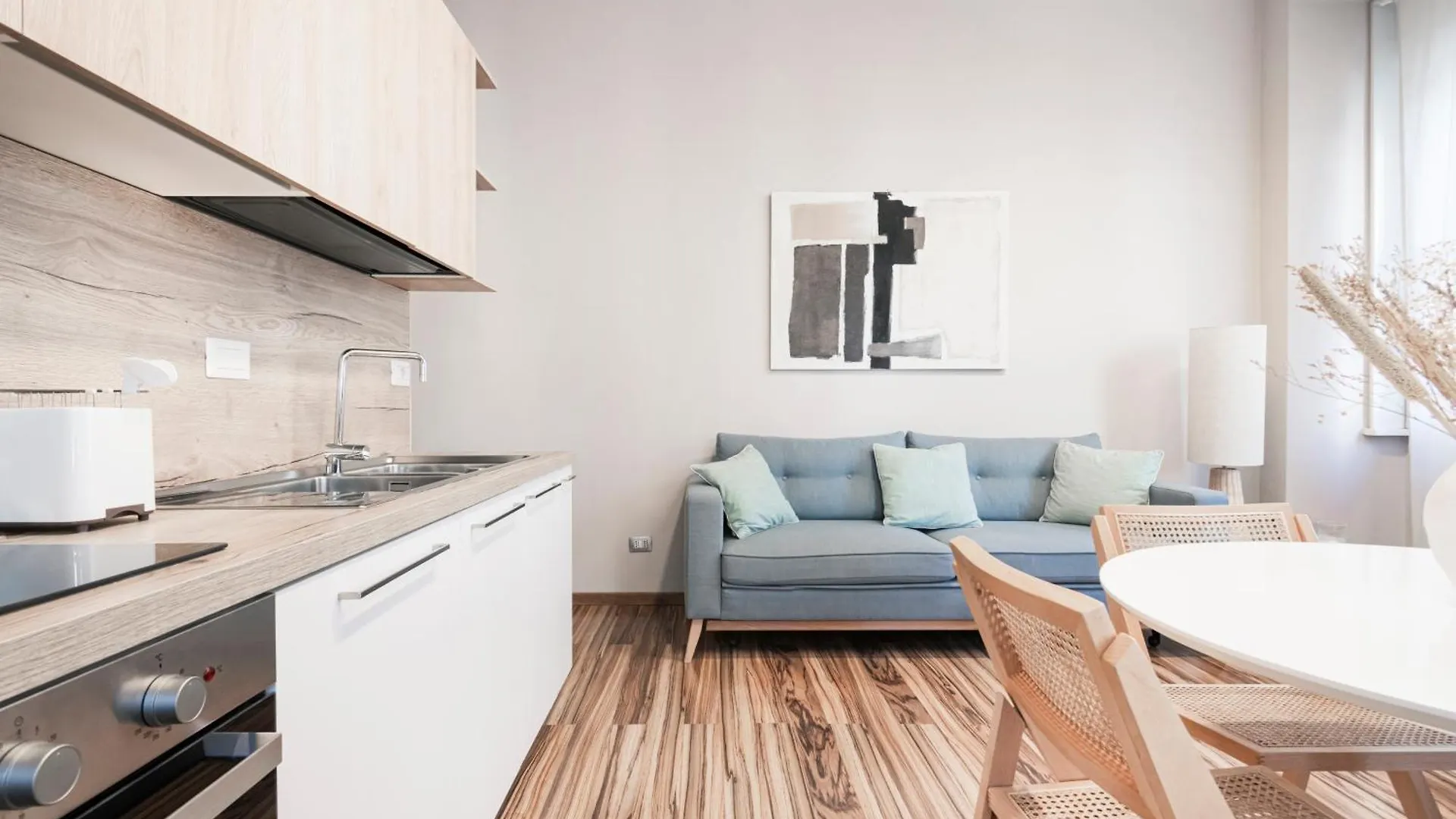 Easylife - Elegant Apartment 3 Mins From Duomo Milano Italien