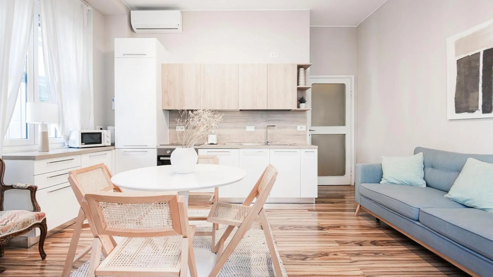 Easylife - Elegant Apartment 3 Mins From Duomo Milano 0*,  Italien