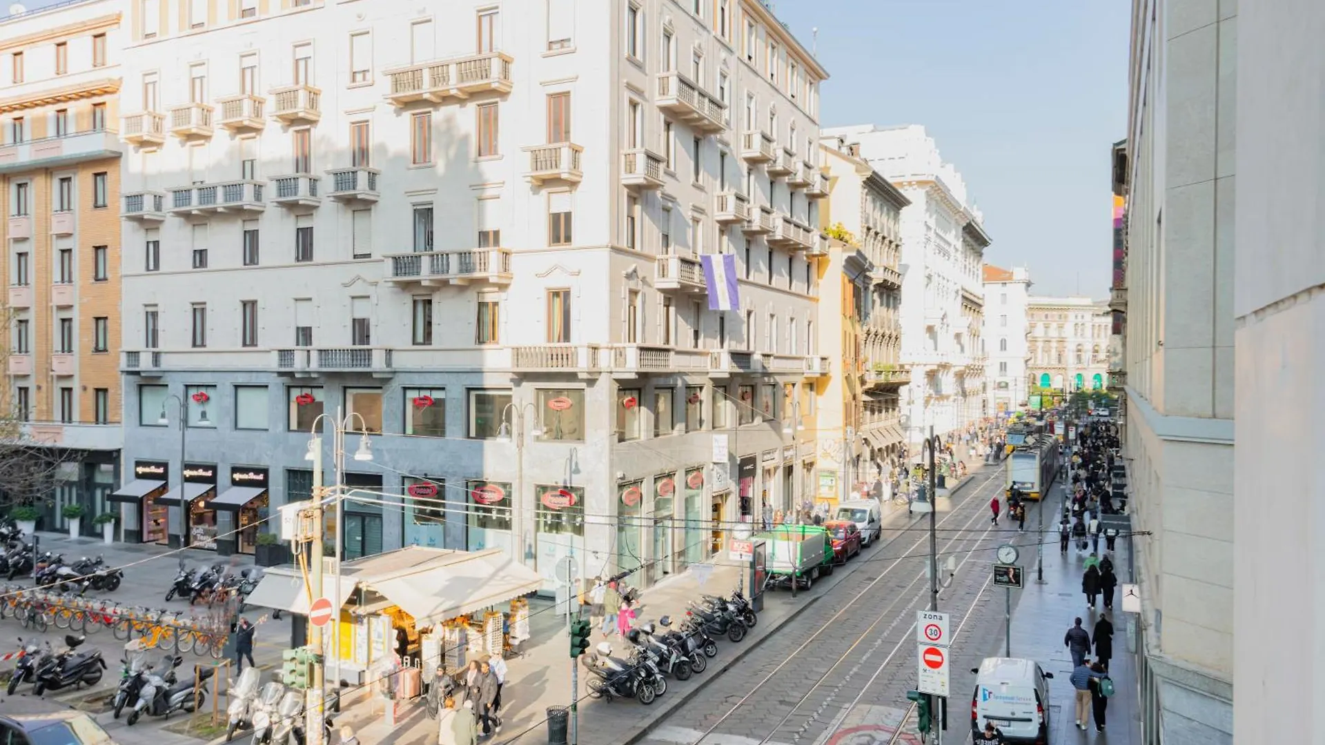 Easylife - Elegant Apartment 3 Mins From Duomo Milano Italien